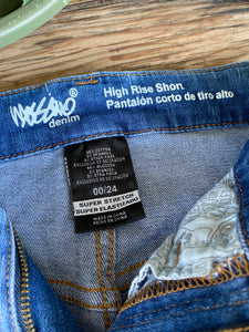 Painted on Jeans (Messino high rise short)